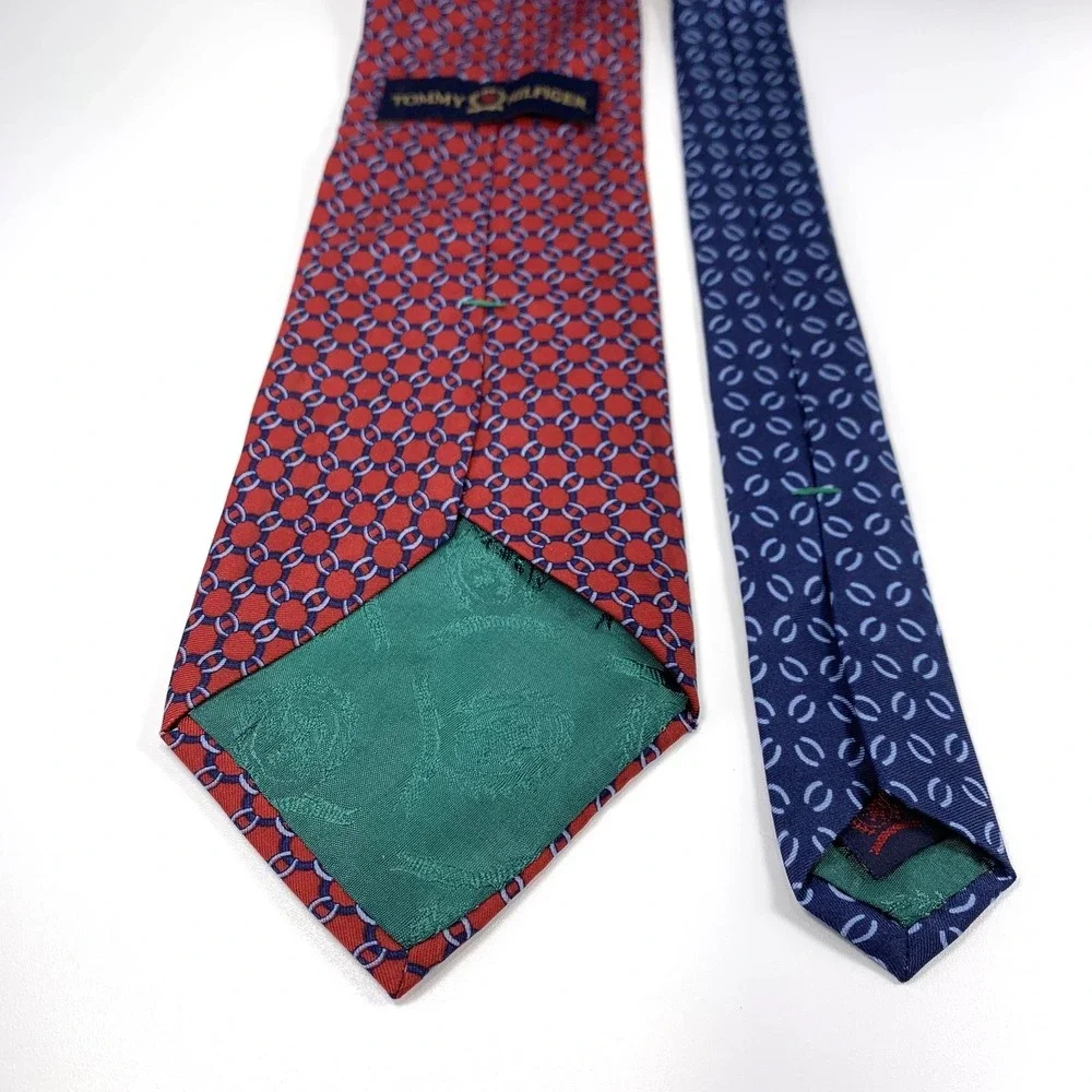 Tommy Hilfiger Mens Tie Red &‎ Navy Geometric Foulard Design 100% Silk Neckwear